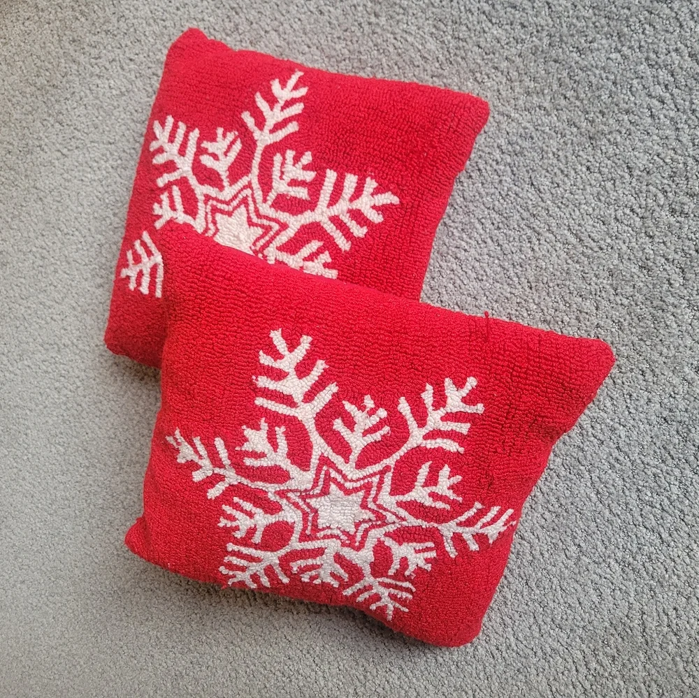 Red & Ivory Tufted Snowflake Throw Pillows - Set of 2